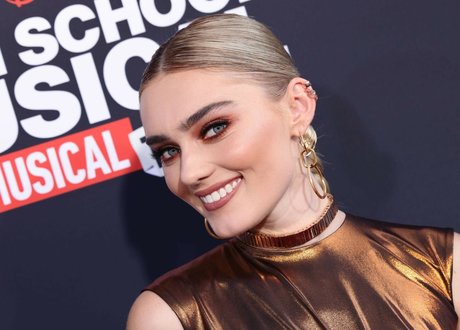 Meg Donnelly desnudos estrella galería