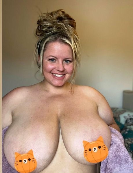 bouncy rosie modelo xxx imagen