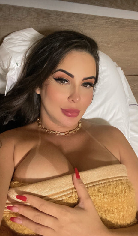 Alinezita Dias bonita estrella porno foto