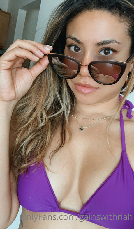 gainswithriah modelo pornografico galerías