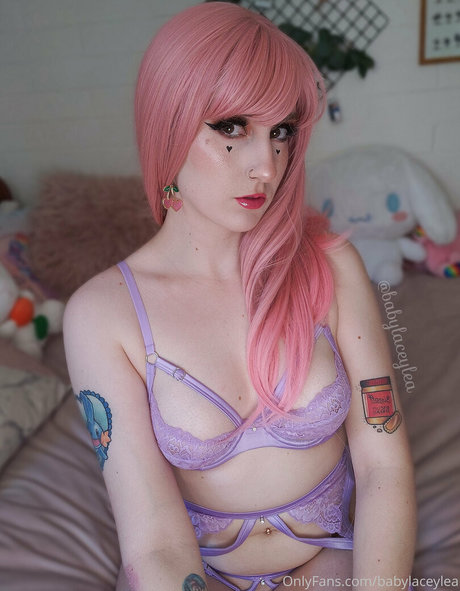babylaceylea bonita modelo fotos