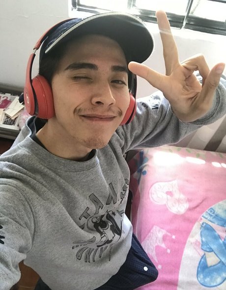 brunosaints_ hermosa estrella porno imagen