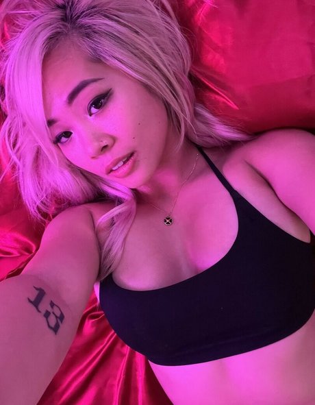 Liquid Pyro bonita actriz archivo