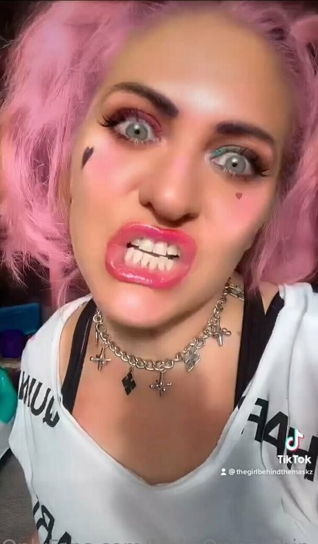 mollyperkoset modelo desnuda imagen