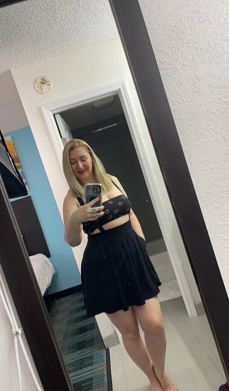 skarlett ivy modelo caliente fotos