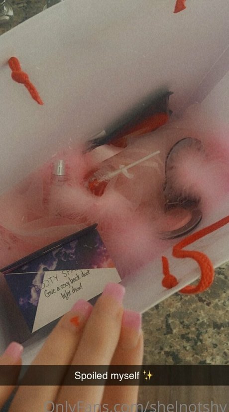 shelnotshy xxx estrella porno imágenes