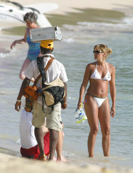 Carole Smillie actriz desnuda foto