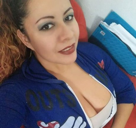 Maribel Hernandez estrella porno atractiva galerías