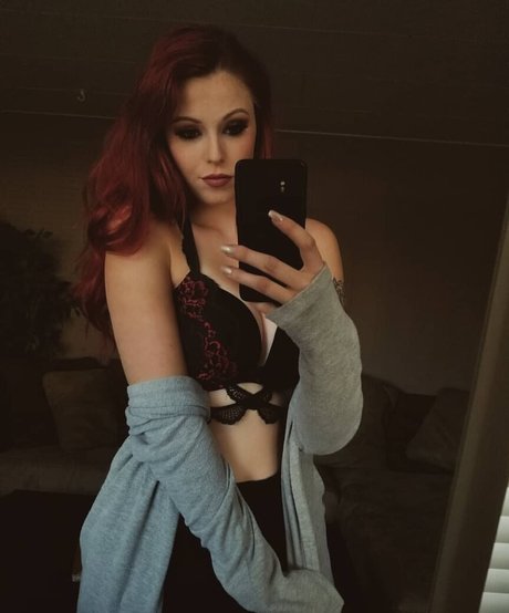 Madison Agnew estrella porno desnuda galería