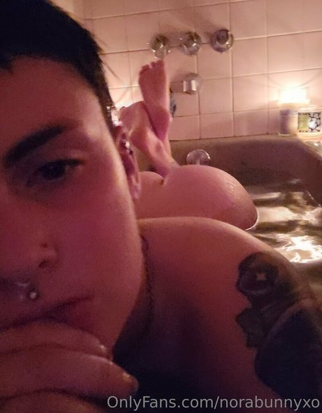 norabunnyxo estrella porno atractiva galería