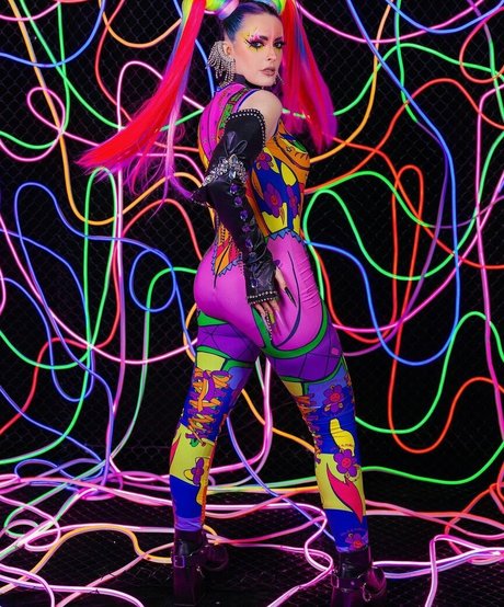 Karen Bachini estrella exclusiva foto