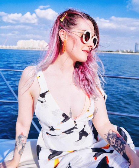 Karen Bachini estrella agradable fotos