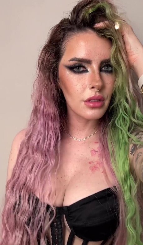 Karen Bachini bonita estrella porno galería