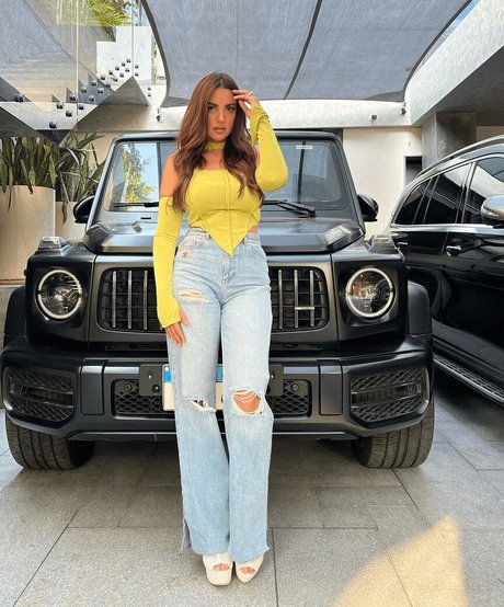 Dorra Zarrouk modelo de alta calidad fotos