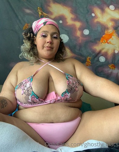 ghostly lilacs modelo de alta calidad fotos