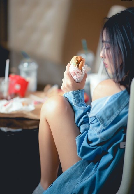 nimtharin estrella caliente fotos