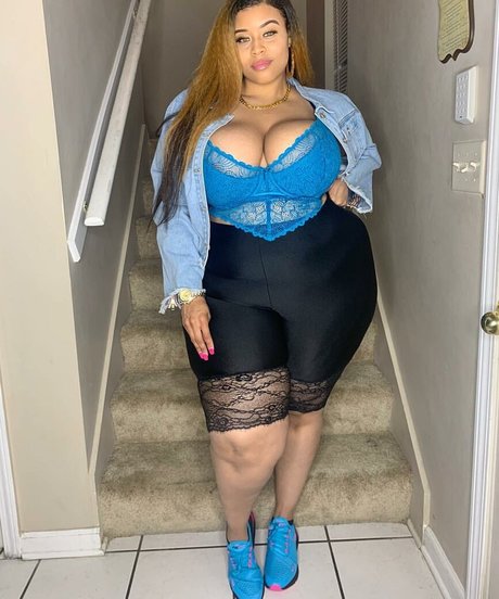 Jasmine Gunn modelo adulto fotos