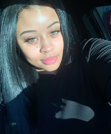 Jasmine Gunn estrella desnuda fotos