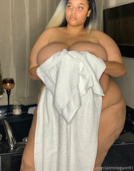 Jasmine Gunn modelo pornografico imágenes