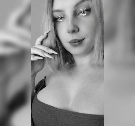 Helena Borba estrella porno desnuda galería