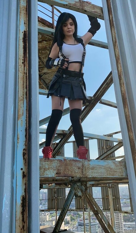 Fenix Fatalist modelo caliente galería