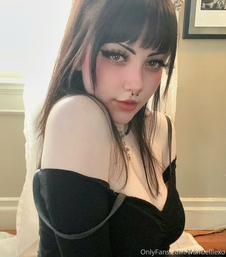 elliechii modelo imágenes