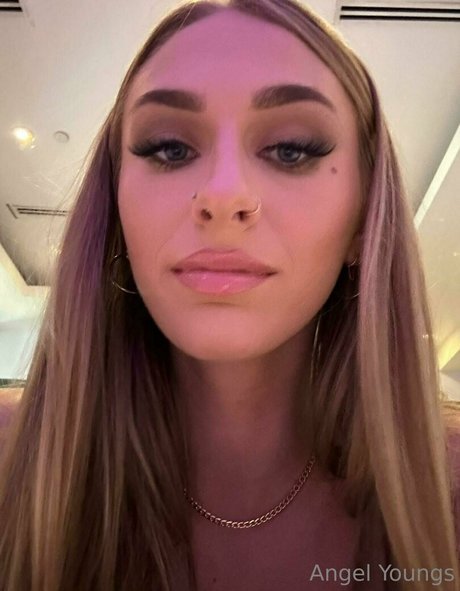 Angelyoungsxxx estrella hermosa galería