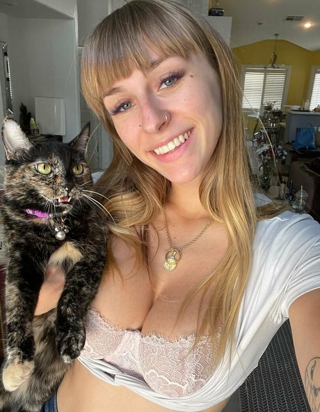 Angelyoungsxxx modelo sexual imágenes