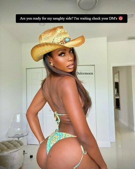 dulcemoonfree estrella desnuda galerías