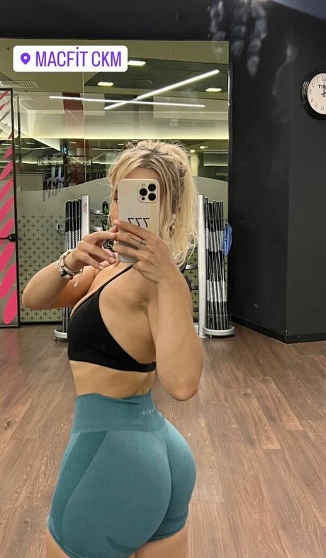 gizemsavagex hermosa actriz fotos