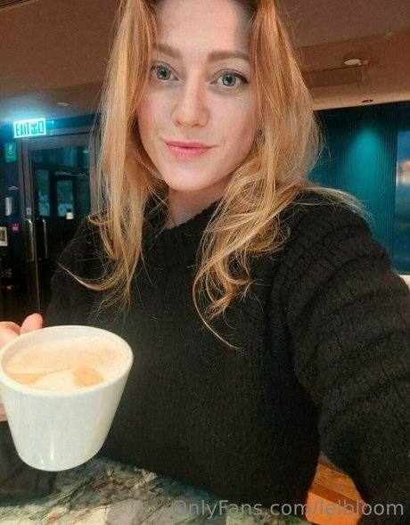 lelbloom modelo gratis foto