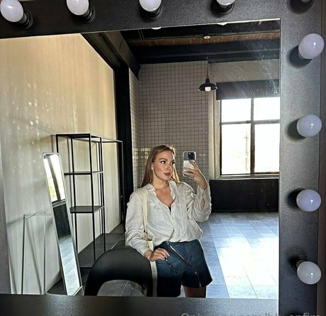 Bb onfire desnudos estrella archivo