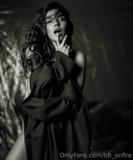 Bb onfire estrella erótica imágenes