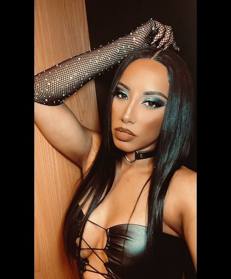 onlyfans de asiáticas de tetas pequeñas sexy caliente foto