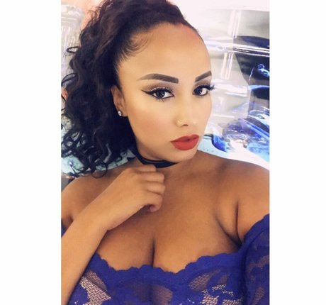 Leila Grey linda estrella galerías