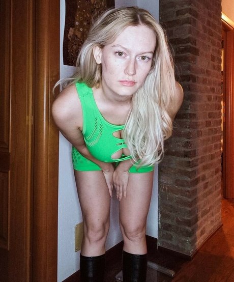 luizaconlaz modelo agradable fotos