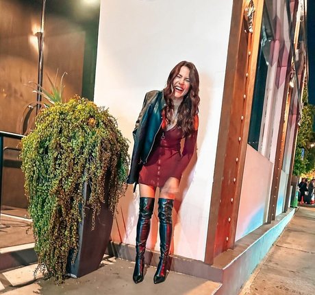 ébano de culo grande onlyfans desnudos eróticos galería