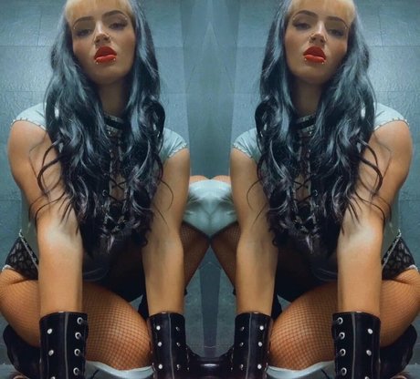 Steph De Lander hermosa estrella imágenes