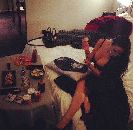 sxmonne estrella porno en alta definición fotos