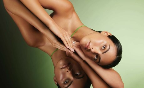 Camila Mendes actriz galerías