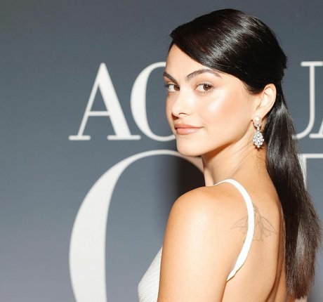 Camila Mendes arte estrella porno imagen