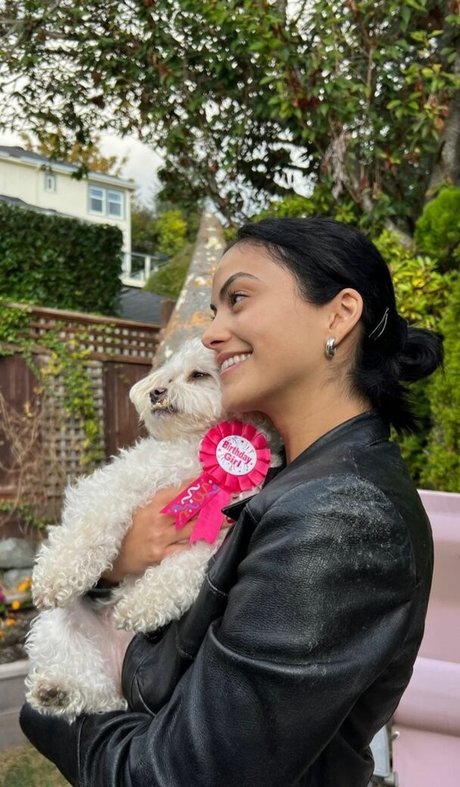 Camila Mendes arte estelar imágenes