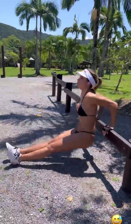 Leticia Bufoni estrella porno agradable imágenes