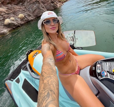 Leticia Bufoni estrella porno adulto imagen