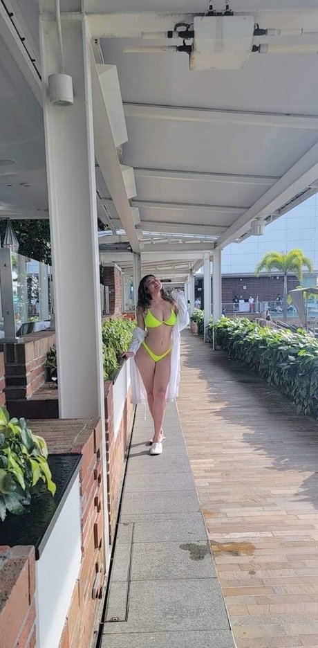 Angeldonn modelo atractivo foto