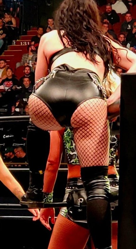 Saraya Bevis modelo de alta definición foto