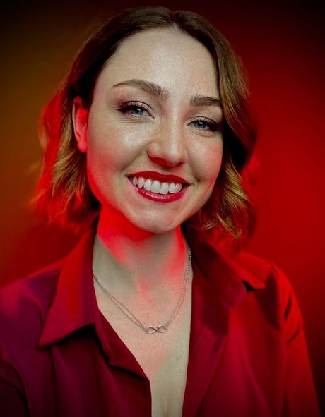 WhisperAudios ASMR bonita actriz imágenes