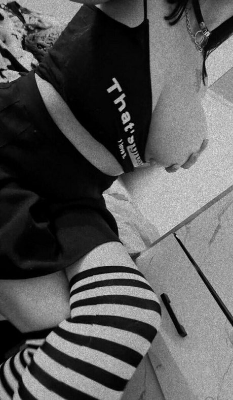 youcancallme oly modelo foto