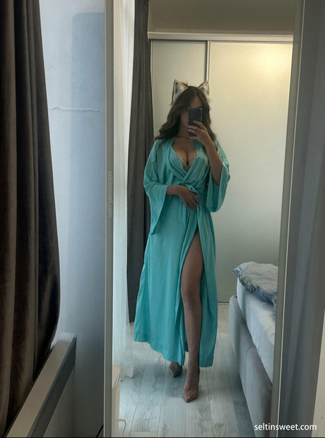 Seltin Sweety bonita estrella porno imagen