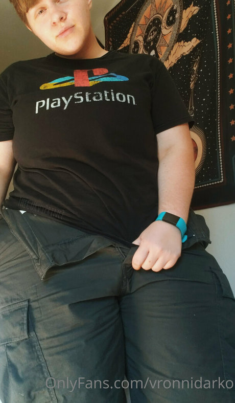 vronnidarko estrella atractiva imagen